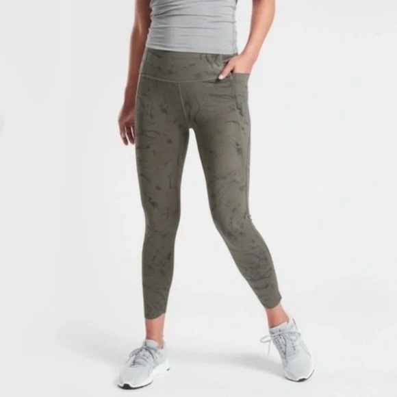 Athleta Pants - Athleta Velocity Stash Pocket 7/8 Tight Marble Gray XS Leggings
